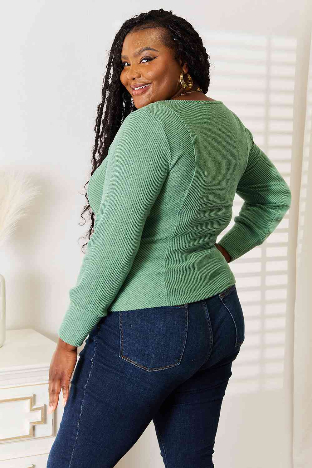 Chic Scoop Neck Top in Soft Ribbed Fabric - Versatile Green